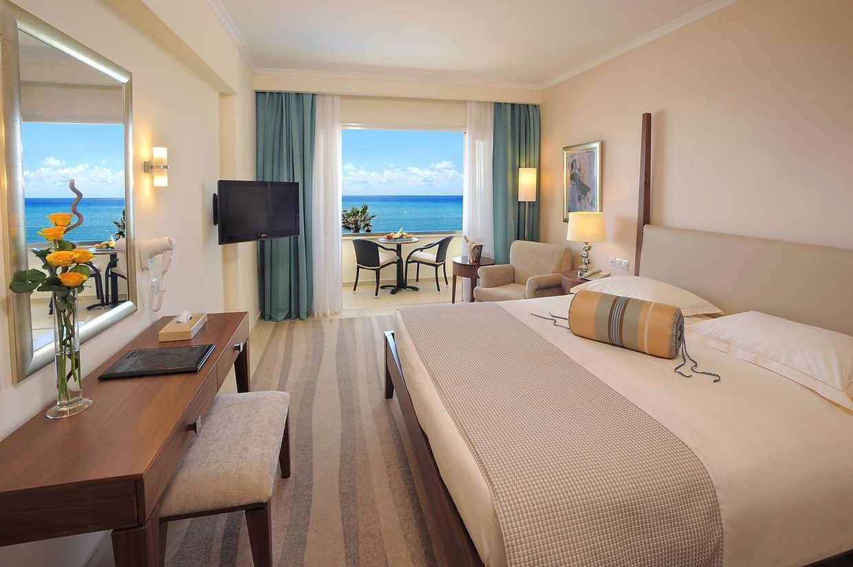 ALEXANDER THE GREAT BEACH HOTEL - 3