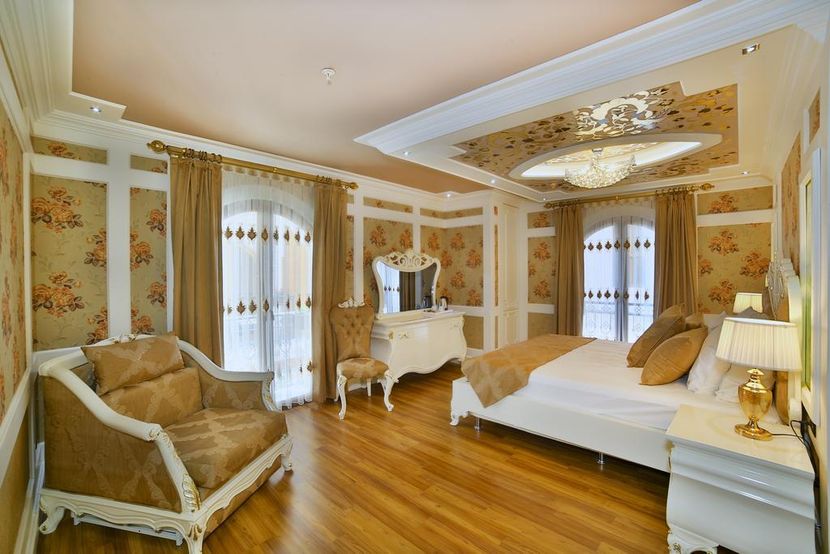 Seven Hills Palace - 2