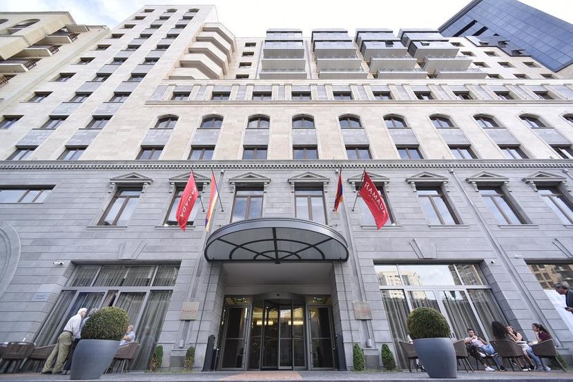 RAMADA HOTEL & SUITES BY WYNDHAM - 1