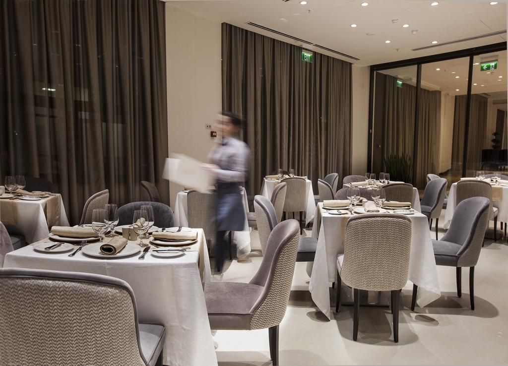 RAMADA HOTEL & SUITES BY WYNDHAM - 3