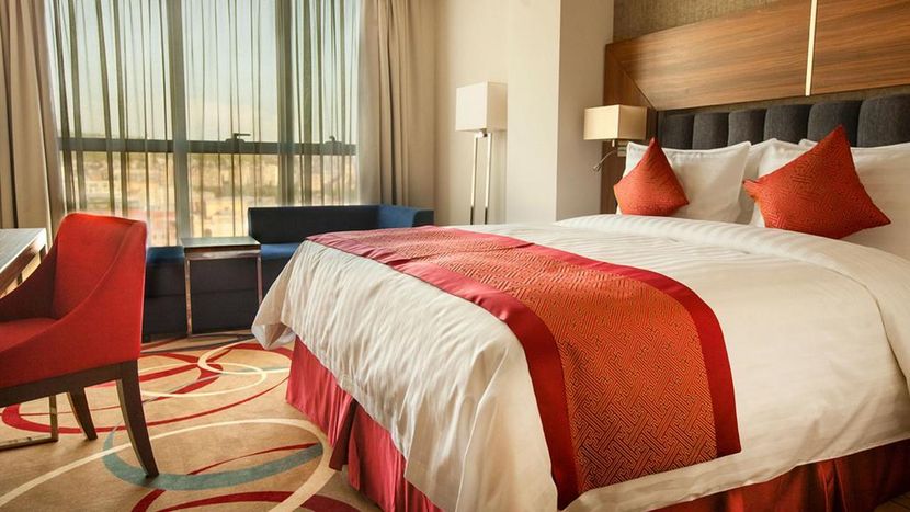 RAMADA HOTEL & SUITES BY WYNDHAM - 6