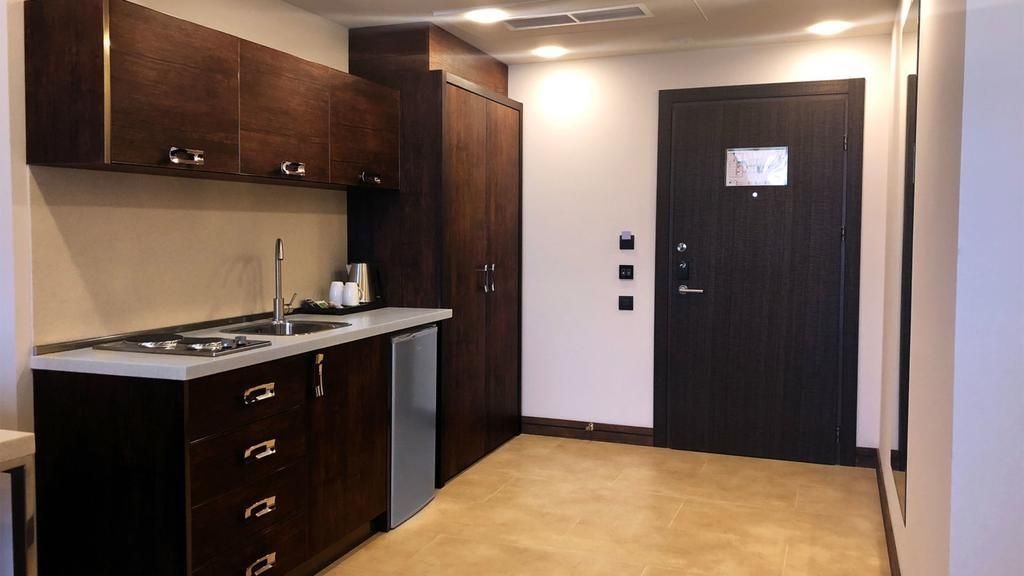 RAMADA HOTEL & SUITES BY WYNDHAM - 7