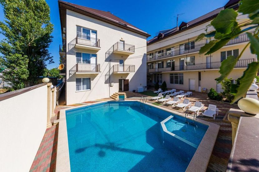 БЕЛАЯ ЛИЛИЯ, отель - 1