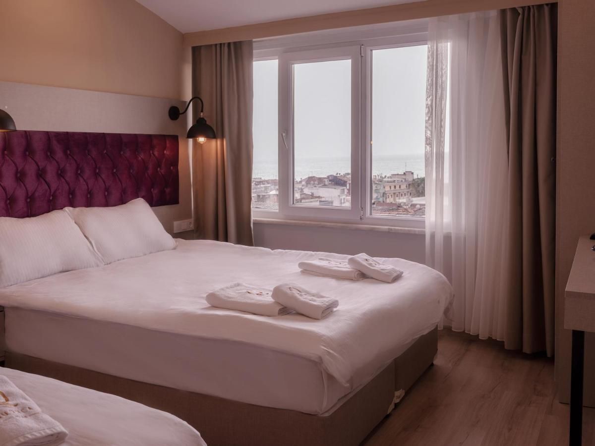 The Lola Hotel   - 15