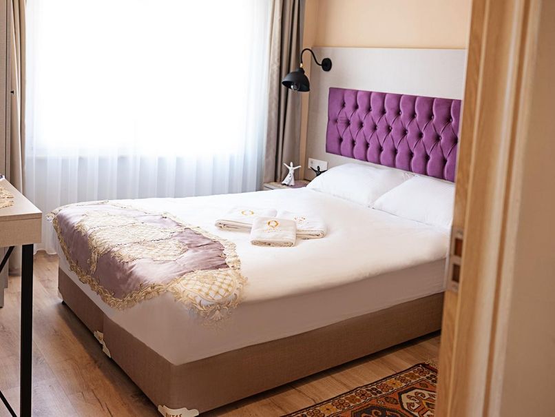 The Lola Hotel   - 3