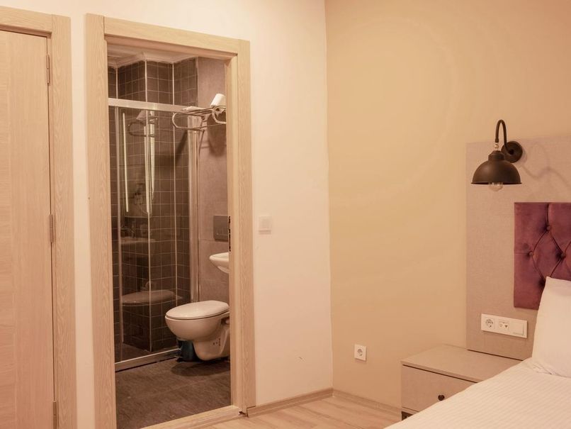 The Lola Hotel   - 5