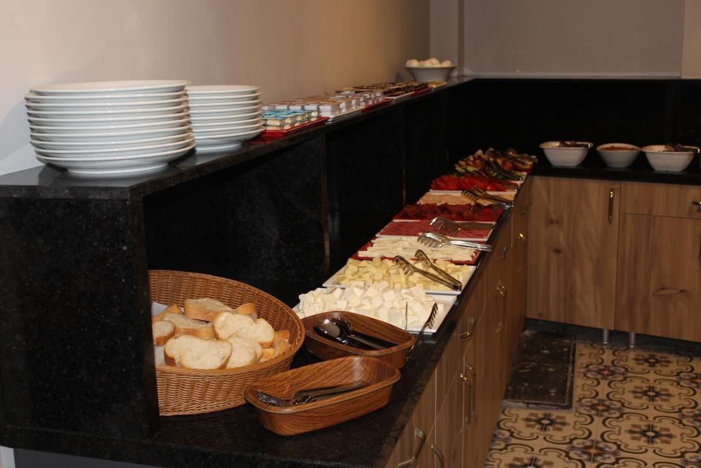 The Lola Hotel   - 8