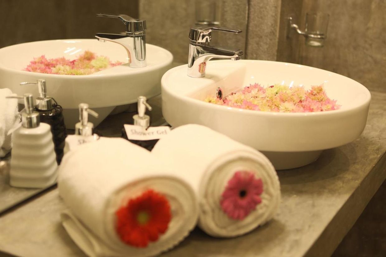 BEACH GROVE VILLAS - 11