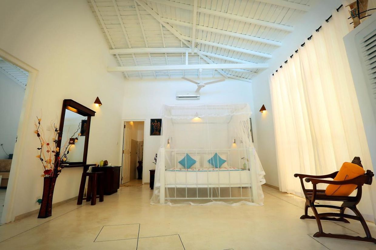 BEACH GROVE VILLAS - 13