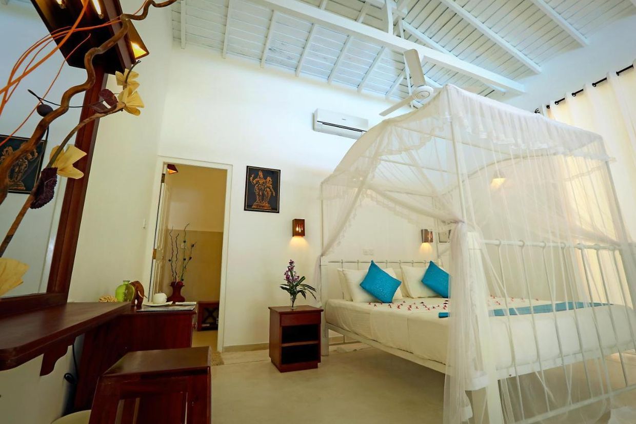 BEACH GROVE VILLAS - 16