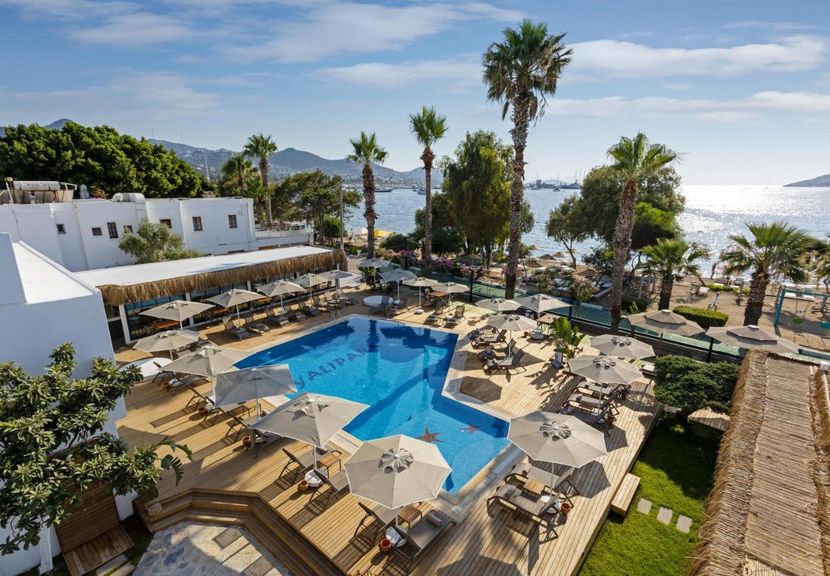Yalipark Beach Hotel - 1