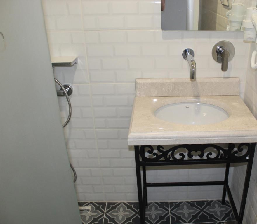 Good Night Hotel - 8