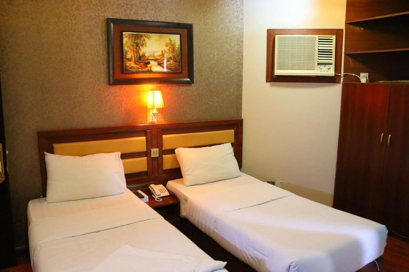 DOWNTOWN HOTEL - 2