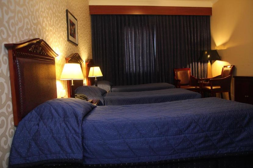 DOWNTOWN HOTEL - 4