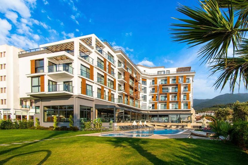 Maia Beach Hotel - 1