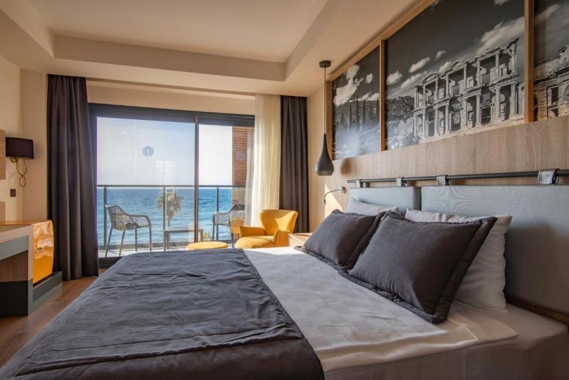 Maia Beach Hotel - 4