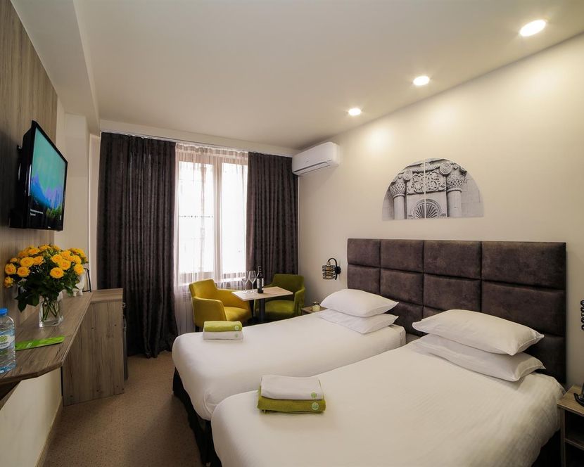 MEDIAN HOTEL - 6