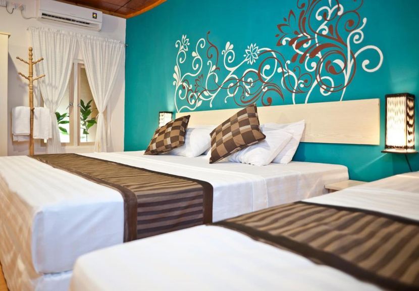 STINGRAY BEACH INN - 4
