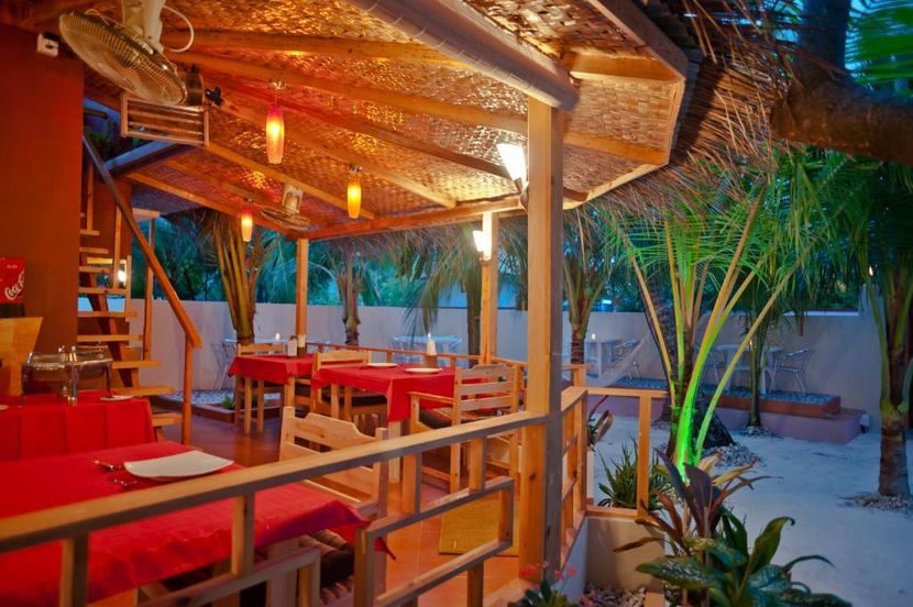 STINGRAY BEACH INN - 5