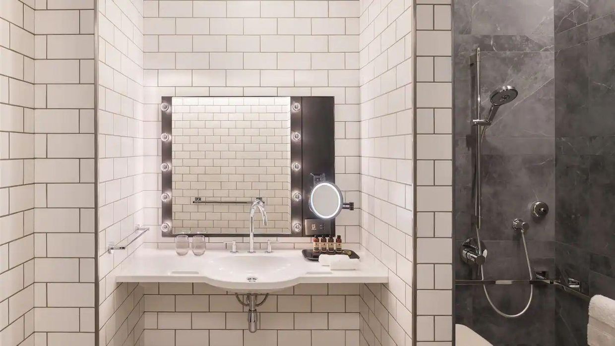 THE WB ABU DHABI, CURIO COLLECTION BY HILTON, ABU DHABI - 10