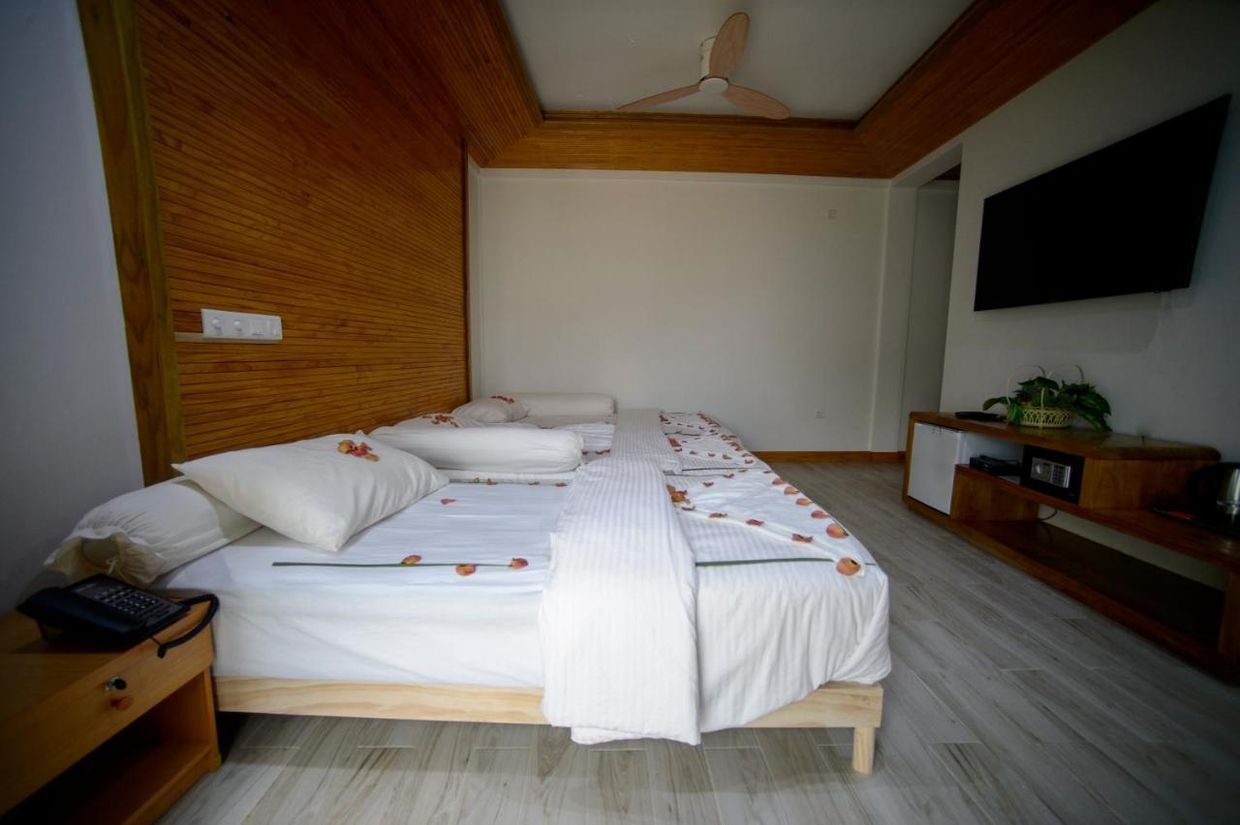 PERLA DHANGETHI - 16