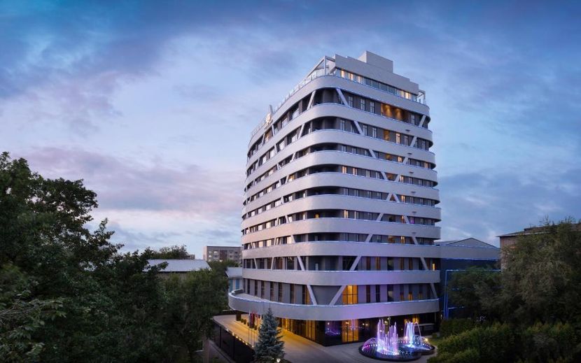 DOUBLETREE BY HILTON - 1