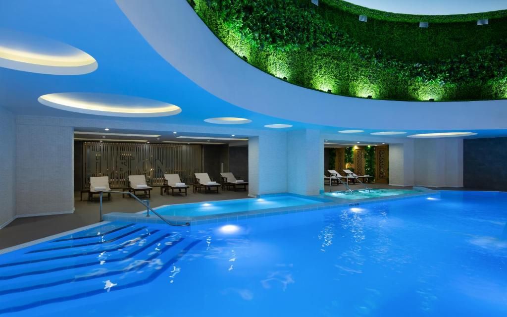 DOUBLETREE BY HILTON - 20