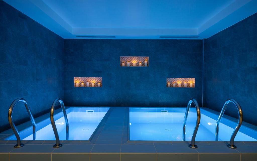 DOUBLETREE BY HILTON - 24