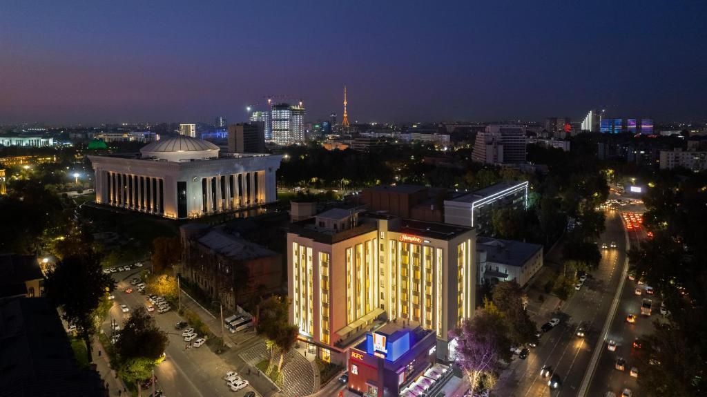 HAMPTON BY HILTON - 25