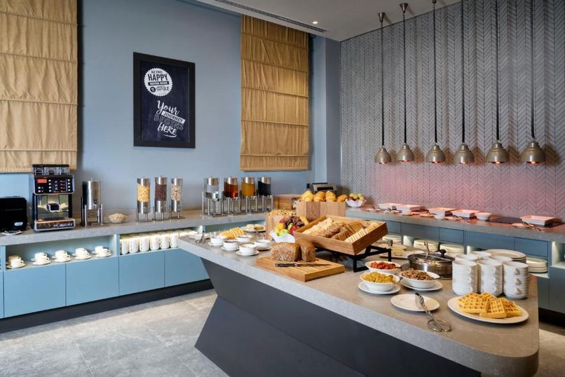 HAMPTON BY HILTON - 5