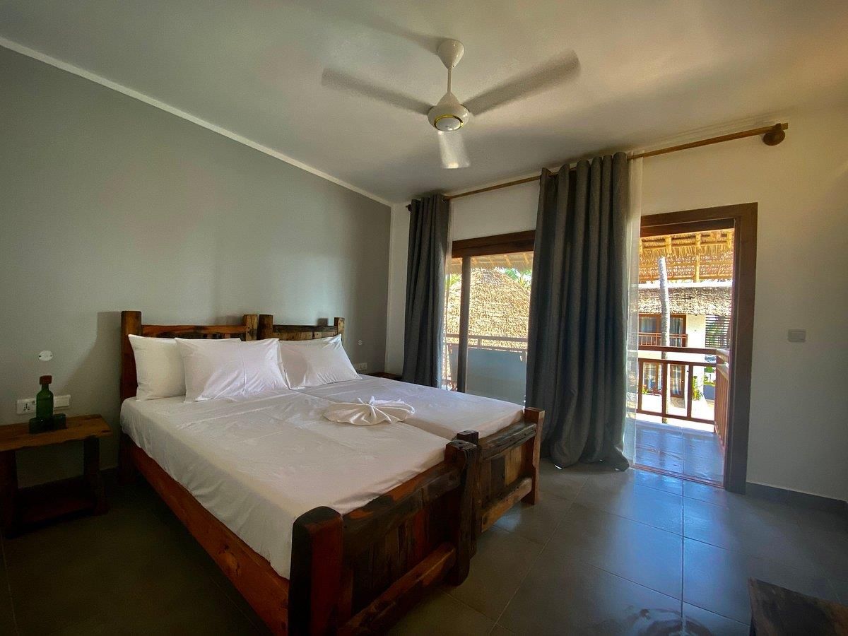 ALUNA PAJE - 20