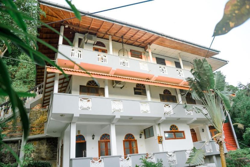 ROCK HOUSE UNAWATUNA - 1
