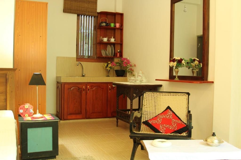 NAVORA HOTE STAY, HIKKADUWA - 4