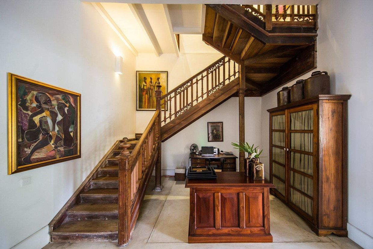 TARU VILLAS,Rampart St - 13