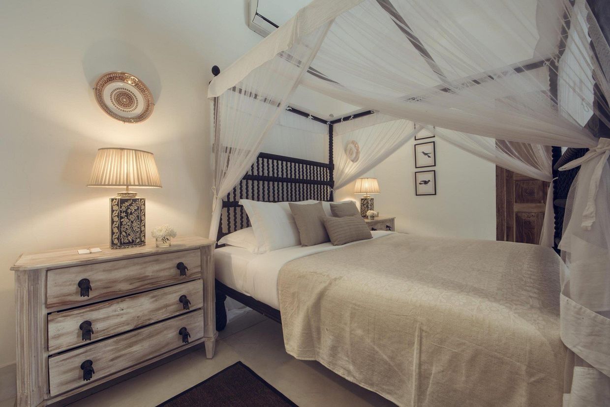 TARU VILLAS,Rampart St - 16