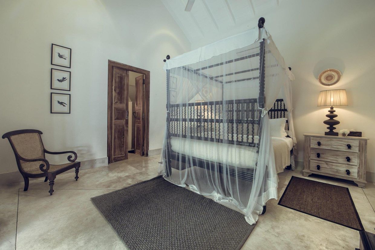 TARU VILLAS,Rampart St - 18