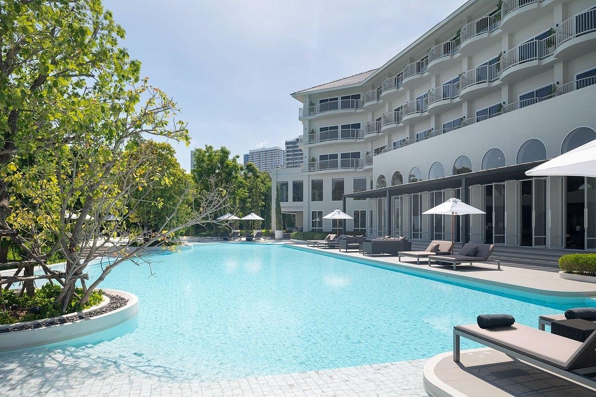 CROSS PATTAYA PRATAMNAK - 1