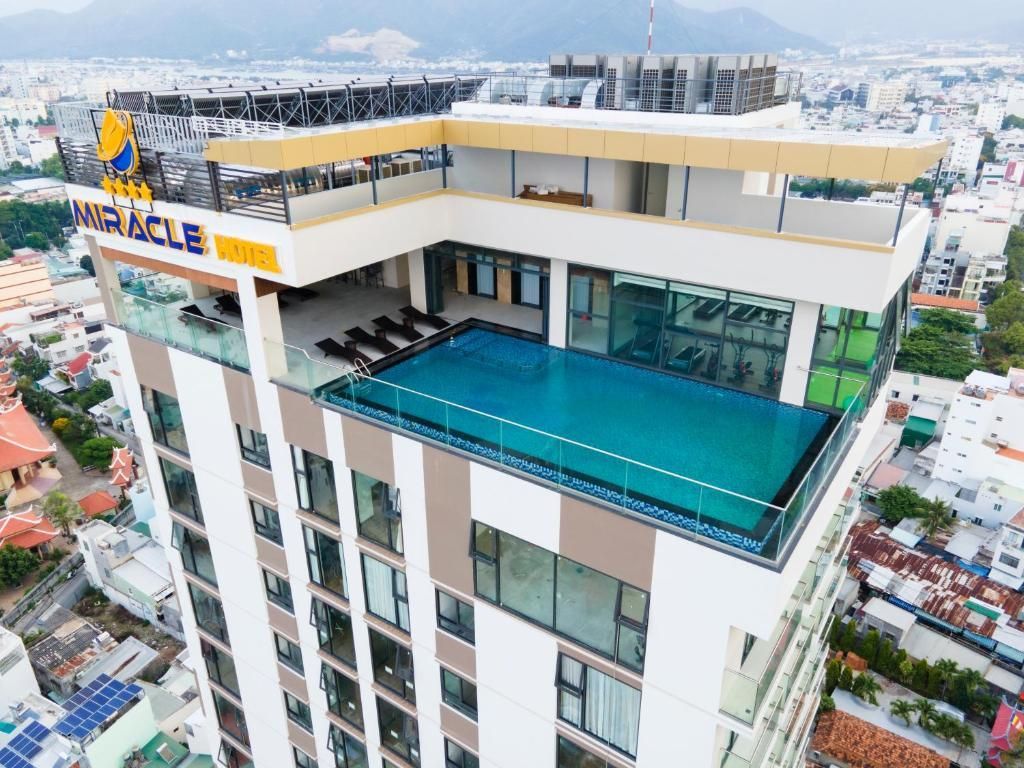 MIRACLE LUXURY HOTEL - 1