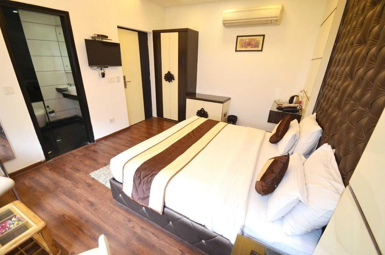 METRO VIEW NEW DELHI - 9