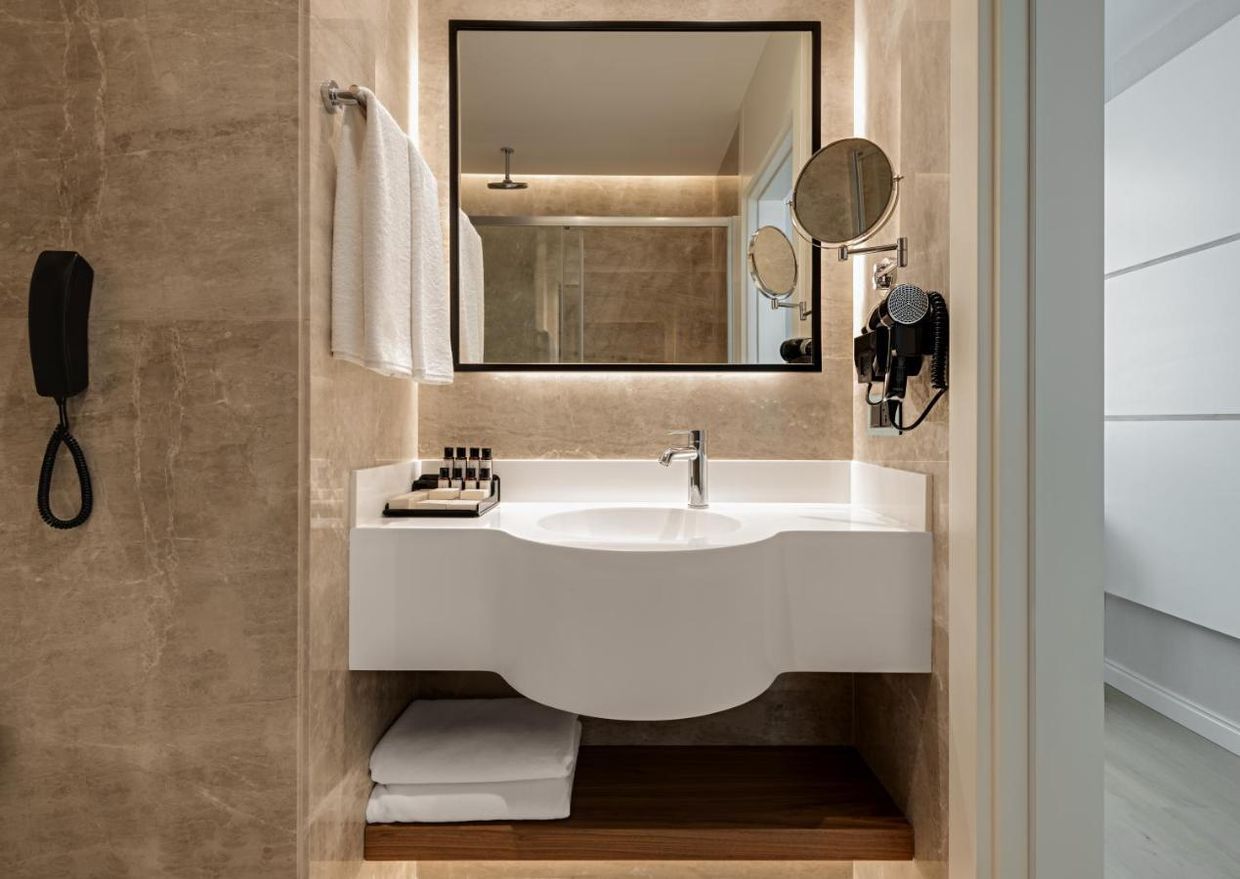 Gleam Collection Hotel - 2