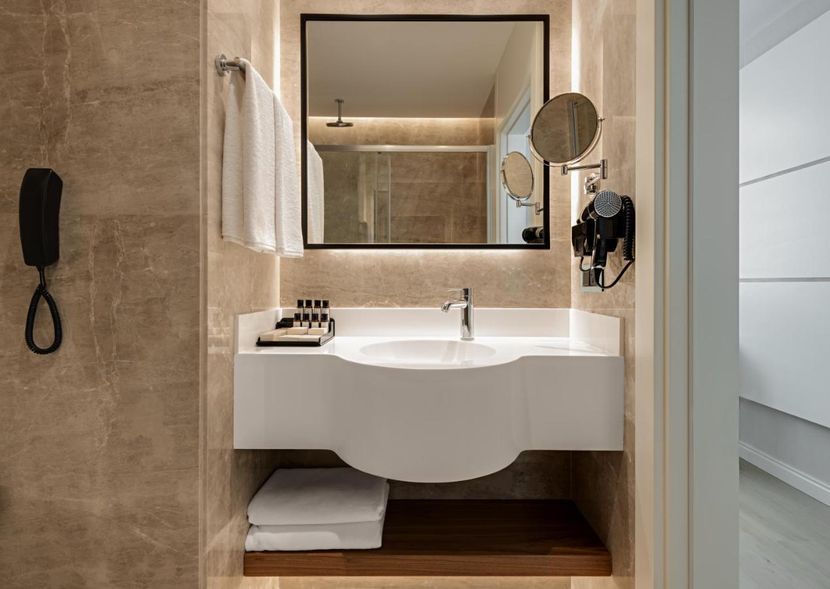 Gleam Collection Hotel - 2