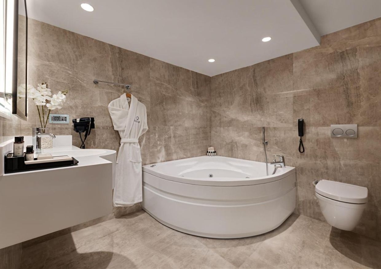 Gleam Collection Hotel - 14