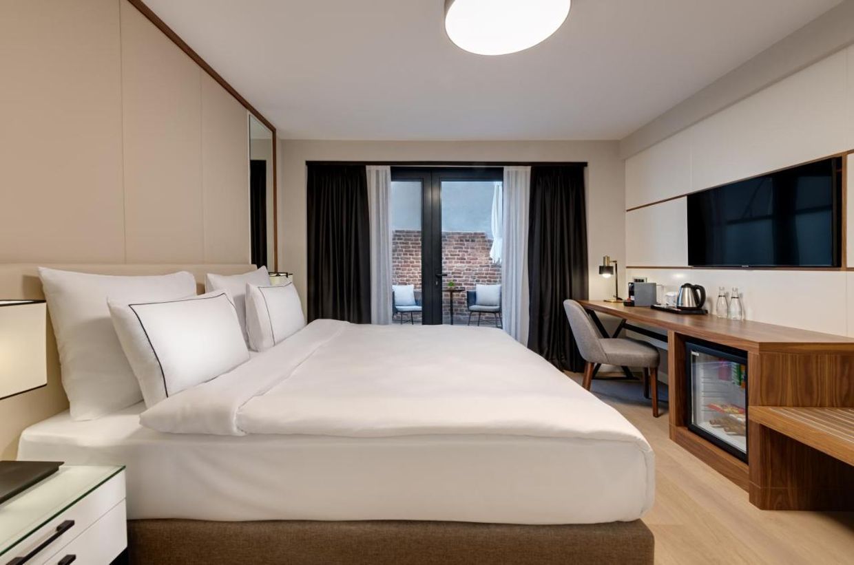 Gleam Collection Hotel - 6