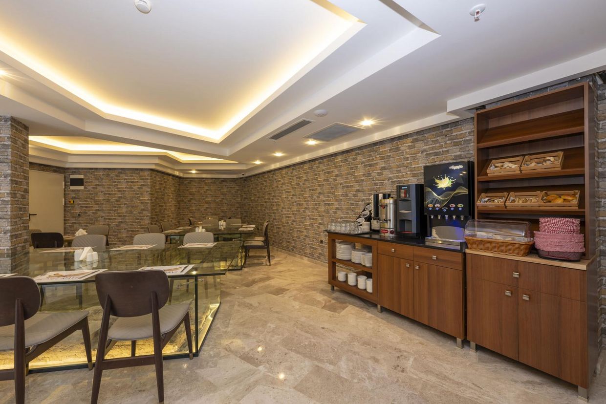 Ravi Hotel - 16