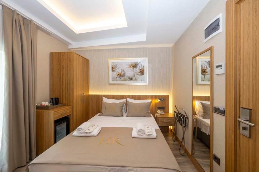 Ravi Hotel - 6