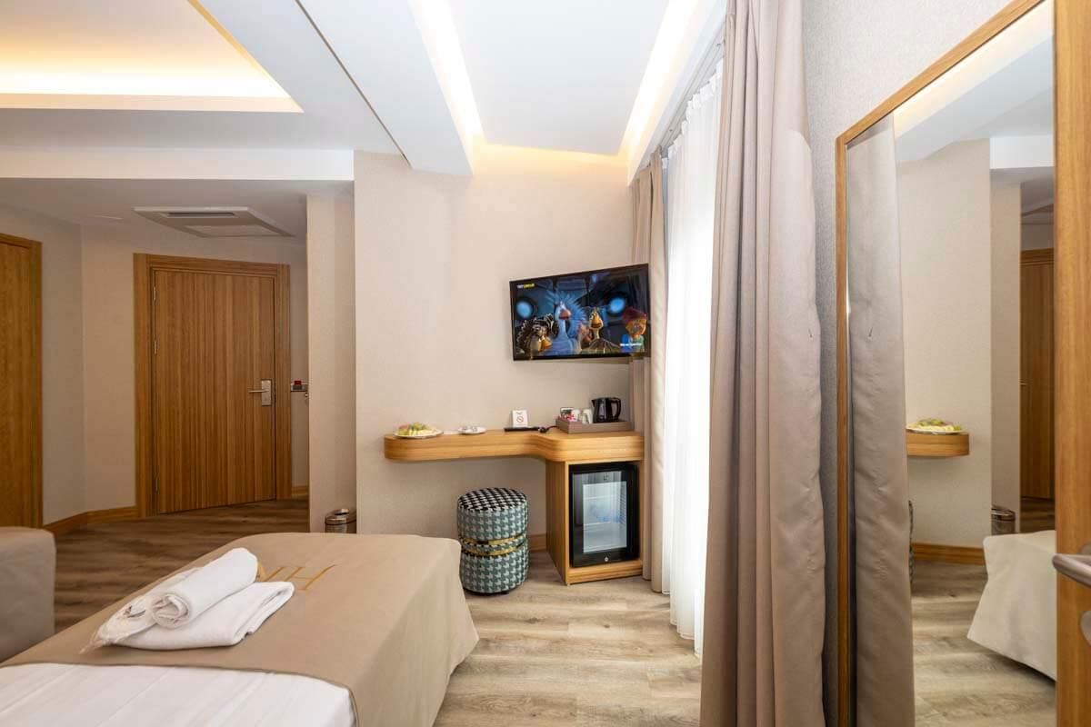 Ravi Hotel - 9