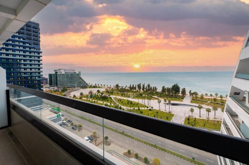 THE GRANDEUR HOTEL - 3