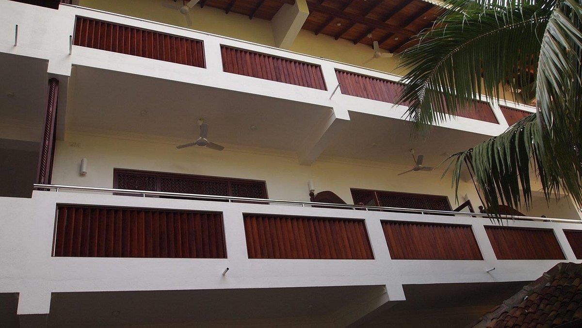 AMAL BEACH HOTEL - 3