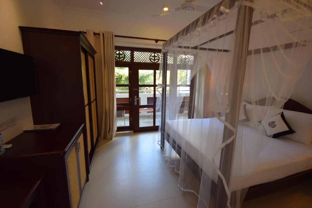 AMAL BEACH HOTEL - 27