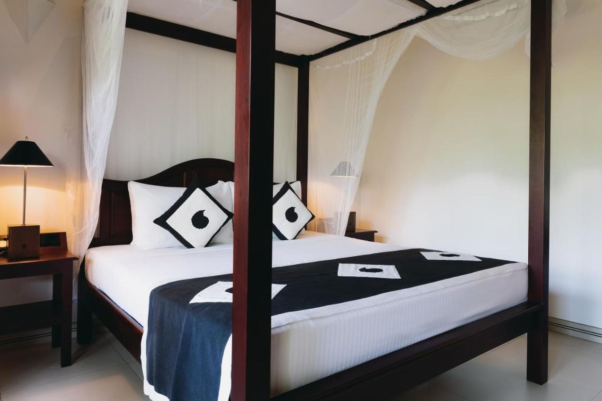 AMAL BEACH HOTEL - 6